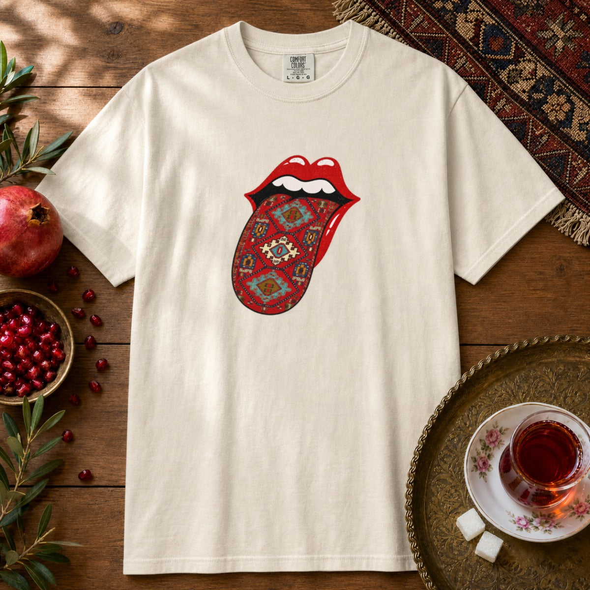 Hot Lips Premium Tee - Ivory